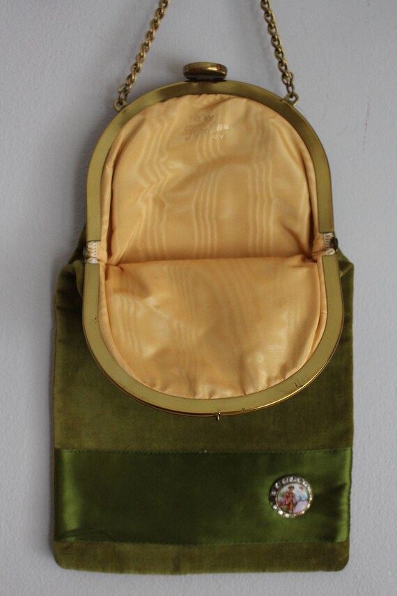 Vintage Purse in Green Velvet with Gold Chain// h… - image 4