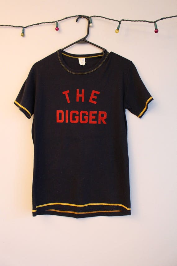 Novelty t-shirt // vintage // small