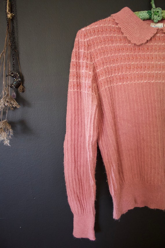 Vintage pink Levis peter pan pullover sweater. Sma