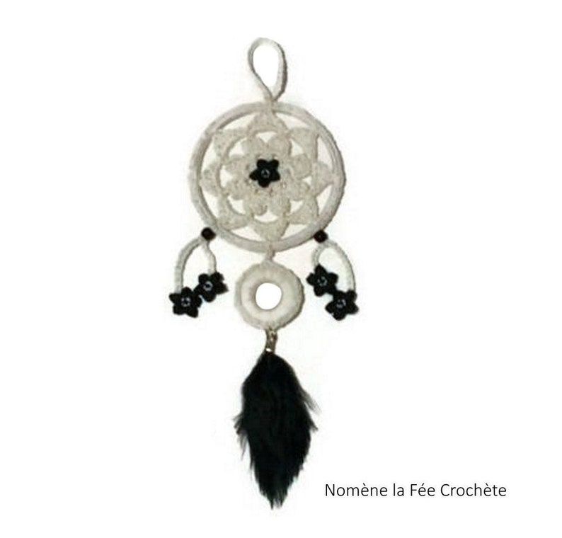 Petit attrape-rêves fleurs dreamcatcher fait main au crochet Blanc