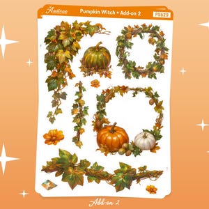 K&ouml;nnte beinhalten: Ein Stickerbogen mit Herbstmotiven. Er enth&auml;lt K&uuml;rbisse, Kr&auml;nze und Bl&auml;tter mit Herbstfarben. Der Text "Pumpkin Witch Add-on 2" steht oben. Der Hintergrund ist orange mit wei&szlig;en Sternen.