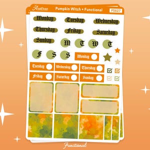 K&ouml;nnte beinhalten: Ein Bogen mit Planer-Aufklebern zum Thema K&uuml;rbishexe. Die Aufkleber enthalten Etiketten f&uuml;r die Wochentage, Kontrollk&auml;stchen und dekorative Elemente in Orange, Gr&uuml;n und Braun. Der Text "Pumpkin Witch Functional" ist sichtbar.
