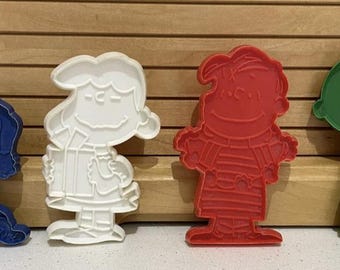 Vintage 1970's 4 PEANUTS Charles Schultz United Feature Syndicate Cookie Cutters SNOOPY