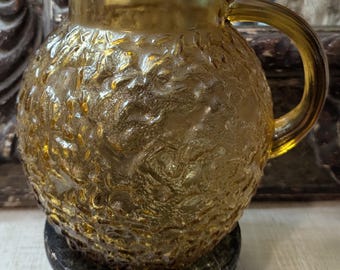 Vintage '60s Anchor Hocking 2 2QT Lido Milano Crinkle Glass Pitcher in Amber