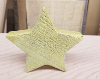 gold star barnwood Christmas decoration