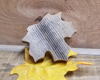 maple leaf decoration reclaimed wood