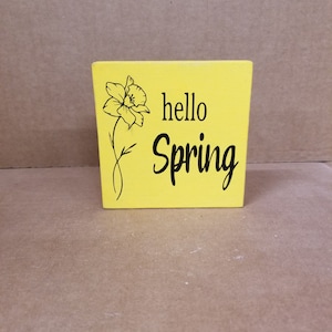 hola signo de madera de primavera signo amarillo flor dafniida arte lineal decoración de primavera decoración de mesa de primavera signo de decoración del hogar de primavera