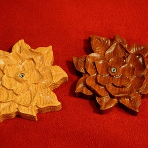 BS197 - 4-1 / 4 &quot;Durchmesser einzigartige Präsentationsständer aus afrikanischem Rosenholz oder Eiche. Der Käufer wählt das Holz und das Stabmaterial und die Höhe aus