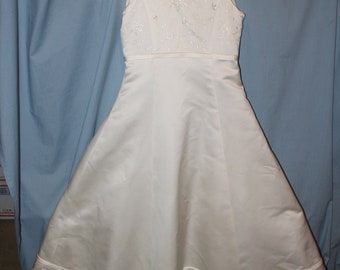 Oleg Cassini: Tea length Floral Embroidery, Crinoline Wedding Gown - Size 8