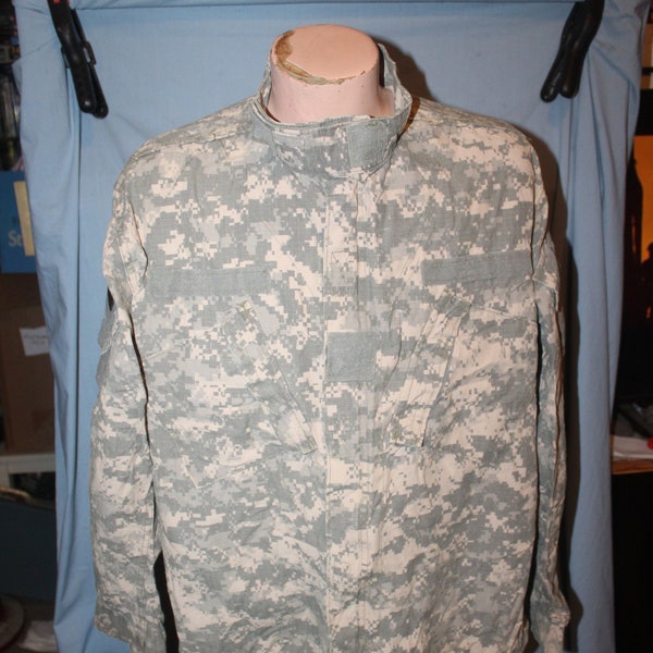 USGI US army acu UPC digital camo camouflage shirt coat flame resistant Large Regular