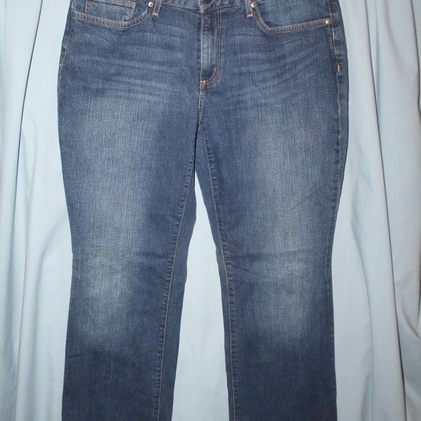 Vintage Eddie Bauer - CURVY Fit - Boot Cut -Made Mexico - Denim Blue Jeans - Women Size 12