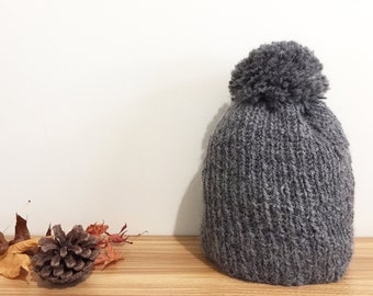 Gorro de lana pura tejido a mano con pompón, listo para enviar, gorro de invierno para mujer, gorro de punto acanalado, gorro gris, gorro holgado.