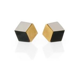 Boucles d'oreilles cubiques 3D en or jaune 18 carats, nacre et onyx Angela Cummings