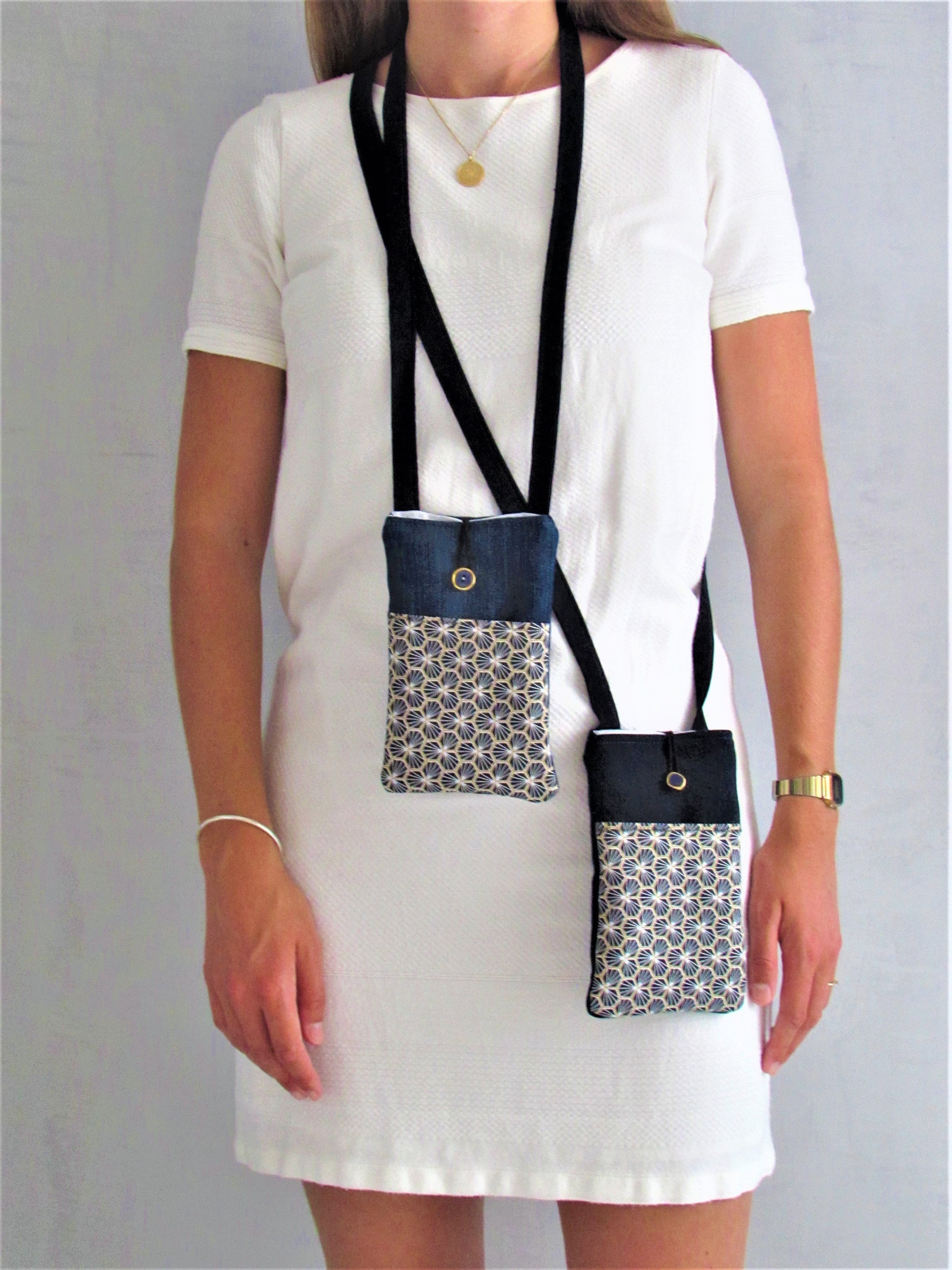 Bananes Pochettes et Porte téléphone Eponge - WOUF