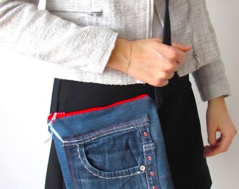 Zipped crossbody bag in blue denim jeans, 1 jean pocket, Width 21 cm Handmade gift for girl (1)(2)