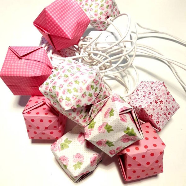 Guirlande lumineuse 10 lampions cubes origami harmonies de roses