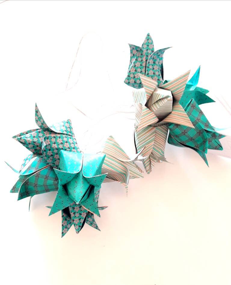 Guirlande Lumineuse 10 Lampions Fleurs de Lotus Origami Harmonie Vert Emeraude