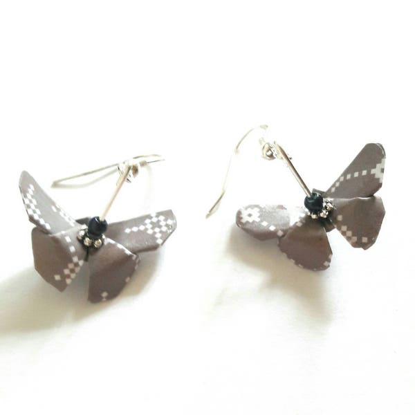 Origami - boucles d'oreilles papillons gris et blancs -