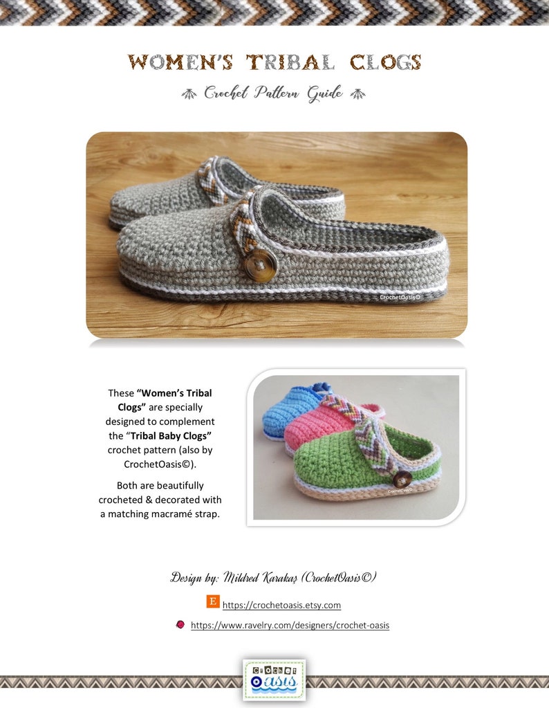 Peut inclure: Guide de crochet pour des sabots tribaux pour femmes. Le mod&egrave;le comprend des instructions pour crocheter les sabots et une sangle en macram&eacute; assortie. L'image montre une paire de sabots gris avec une bordure blanche et marron, et un d&eacute;tail bouton.