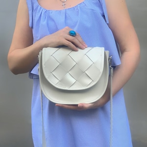 Available in 17 colors! Beige crossbody with flap, bag with wide shoulder strap, beige crossbody purse, gift for her, leather crossbody bag