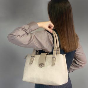 Erhältlich in 6 Farben! Beige Wildledertasche, beige Umhängetasche, Wildledertasche, beige Tasche, Geschenk für sie, Made in der Ukraine