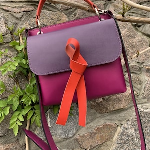 Sac multicolore en cuir véritable avec un design original, sac de couleur vive, fuchsia, blanc, noir, rose, beige, sac coloré élégant