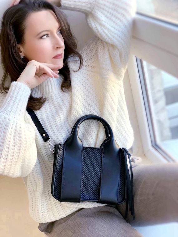 ブラックレザークロスボディ、本革ミニトートバッグ - Etsy 日本