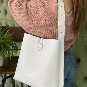 Schwarzer echter Leder-Shopper, schwarze Ledertasche, Ledertasche, Geschenk für Frauen, Einkaufstasche, Frauentasche, lässige Ledertasche Bild 10