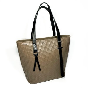 Beige tote bag, office bag, woven leather bag 画像 4