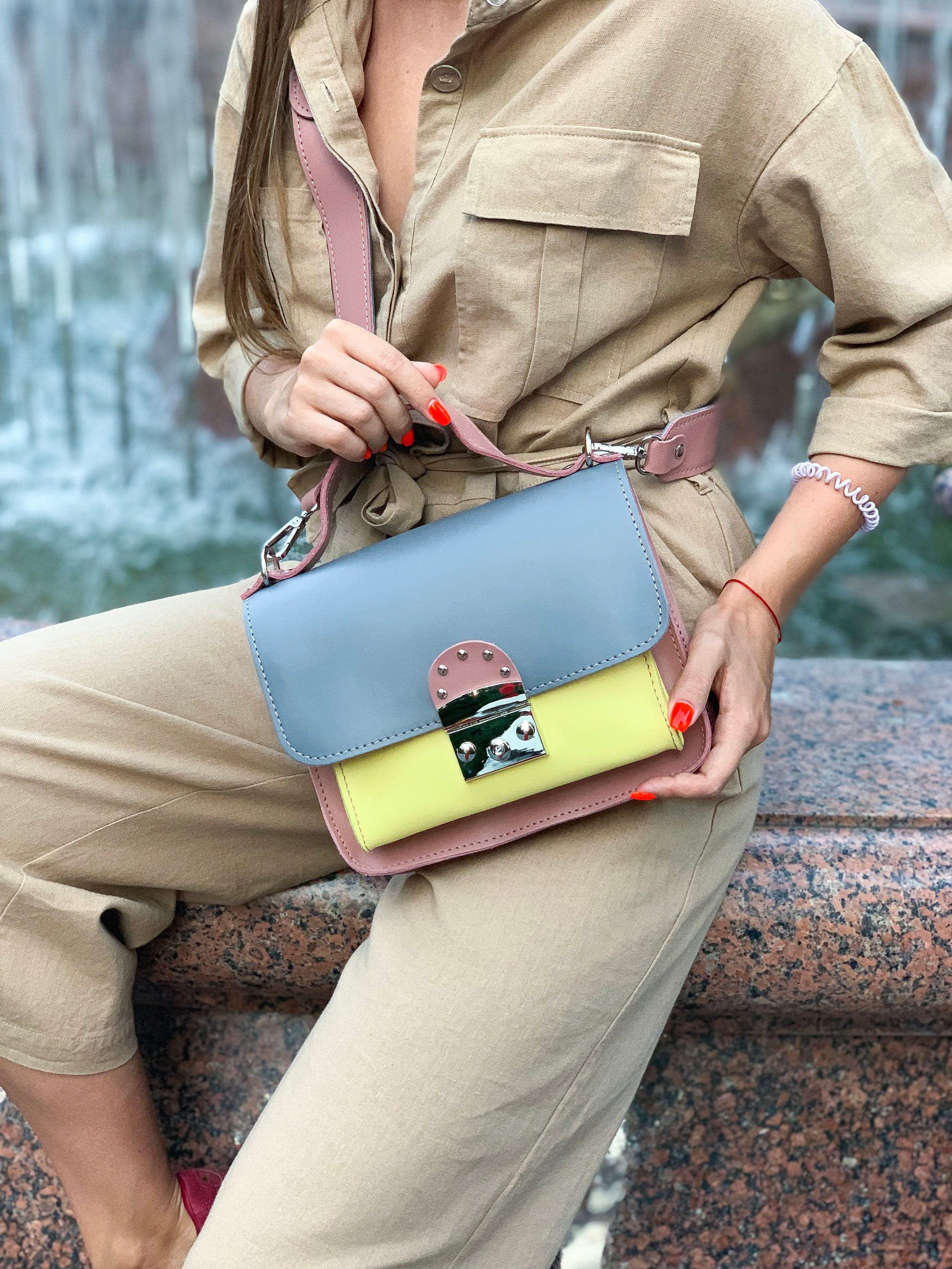 ショルダーバッグ・ポシェット Low Tide : 24FW / STRAP PURSE BAG (2COLORS) DHgate.com:Trendy Womens Crossbody Bag Set - 2 Straps, Hobo