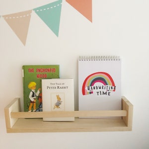 Cuaderno de práctica de escritura a mano para niños (cubierta de arco iris)