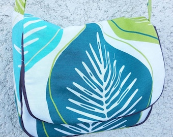 Women's messenger bag
