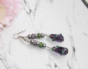 Pendientes colgantes de cristal Swarovski, cuentas grises y cuentas de cristal de pendiente púrpura y verde