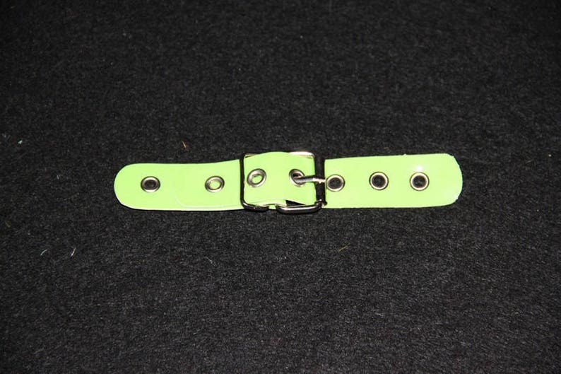 Appliques ceinture en skaï vernis vert image 1