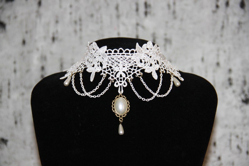 Collier ras de cou en dentelle blanche style gothique baroque mariage lolita victorien image 1