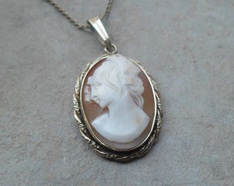 Vintage rolled gold marked Rolled Gold shell cameo necklace