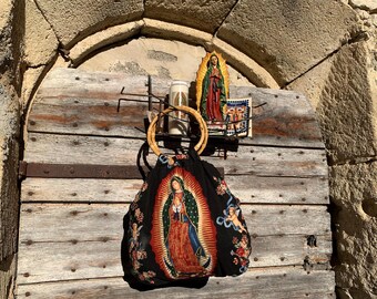 Sacola Espiritual para Presente da Virgem de Guadalupe - Estátua de 30 cm, Vela e Livreto de Novena, Imagem