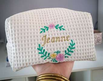 Personalized embroidered toiletry bag in embossed cotton. Birth gift or child gift, gold embroidery with flowers optional