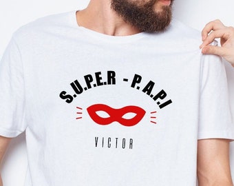 T-shirt Super Papi personnalisable. existe en noir ou en blanc. du S au XL.  100% coton.