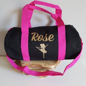 Sac de sport prénom personnalisé, sac de voyage, ou à langer. Plusieurs coloris rose, bleu, rouge, noir Anses, bandoulière et poche zippée image 10