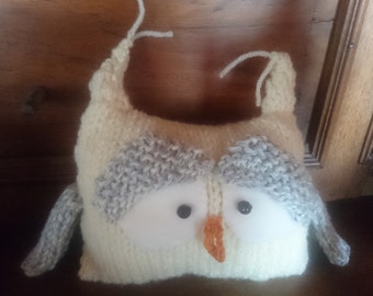 Soft knitted owl cuddly toy