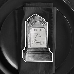 Halloween Wedding Place Cards| Halloween Bachelorette Name Tags| Gothic Wedding Headstone Escort Cards| Halloween Party Tombstone Name Card