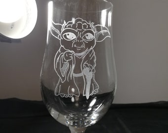 Verre à bière de 33 cl personnalisé pour différentes occasions : fête des pères, anniversaire, saint Valentin, baptême...