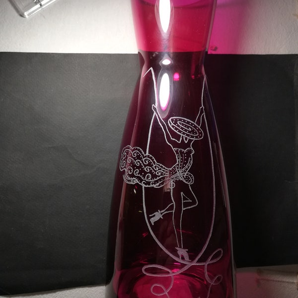 Carafe/vase violet de 20 ou 26 cm personnalisation offerte - Gravure sur le thème " ma petite robe... "
