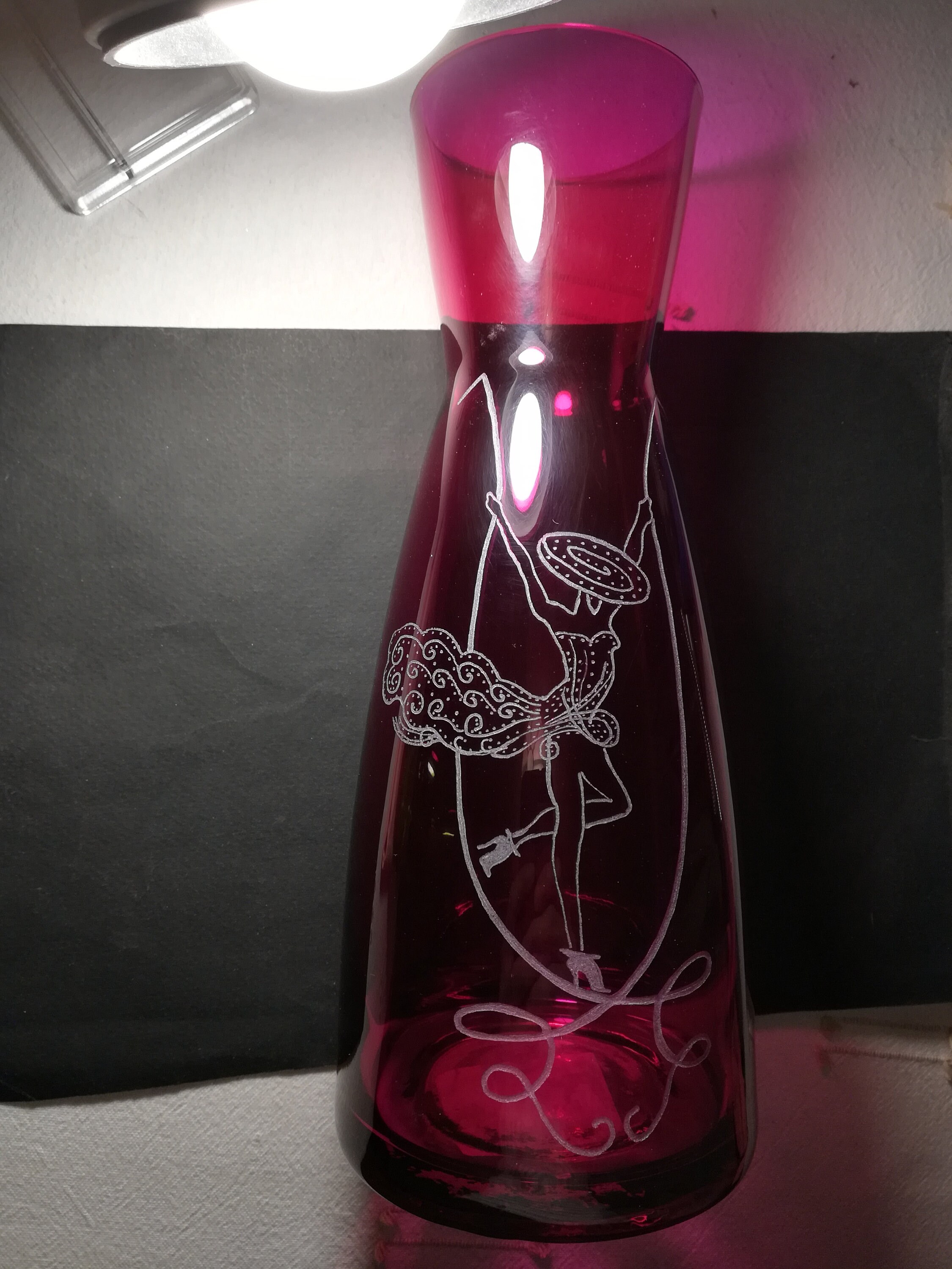 Carafe/Vase Violet de 20 ou 26 cm Personnalisation Offerte - Gravure sur Le Thème Ma Petite Robe... 