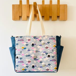 Japanische blaue Welle niedliche Katze Umhängetasche, Umhängetasche mit Taschen und verstellbarem Riemen, personalisiertes Geschenk mit Namensstickerei