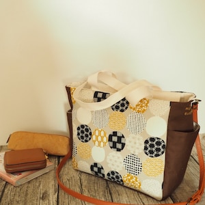 Vintage Japanese Circle Monogram Shoulder Bag: Adjustable Crossbody Handbag