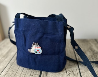 Borsa a tracolla Sling Bag con ricamo fatto a mano per gatti e cani, con tracolla regolabile, regalo personalizzato