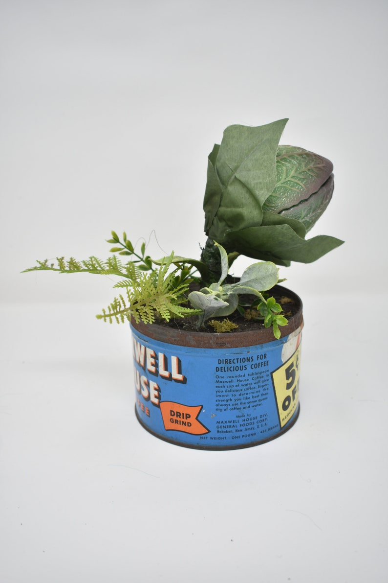 Baby Audrey II Replica Prop Display from Little Shop Of Horrors image 9