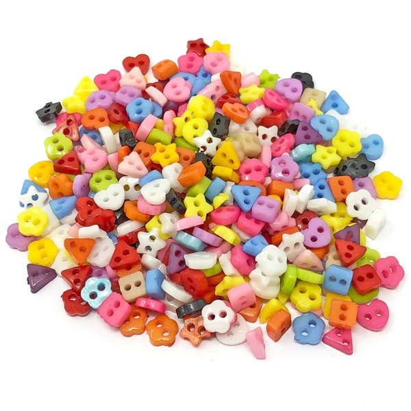 10/20/50 MINI BOUTONS fleur coeur triangle carré étoile en plastique coloré mélange aléatoire